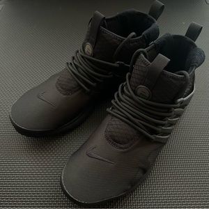 Nike Air Presto Mid Utility ‘Triple Black’